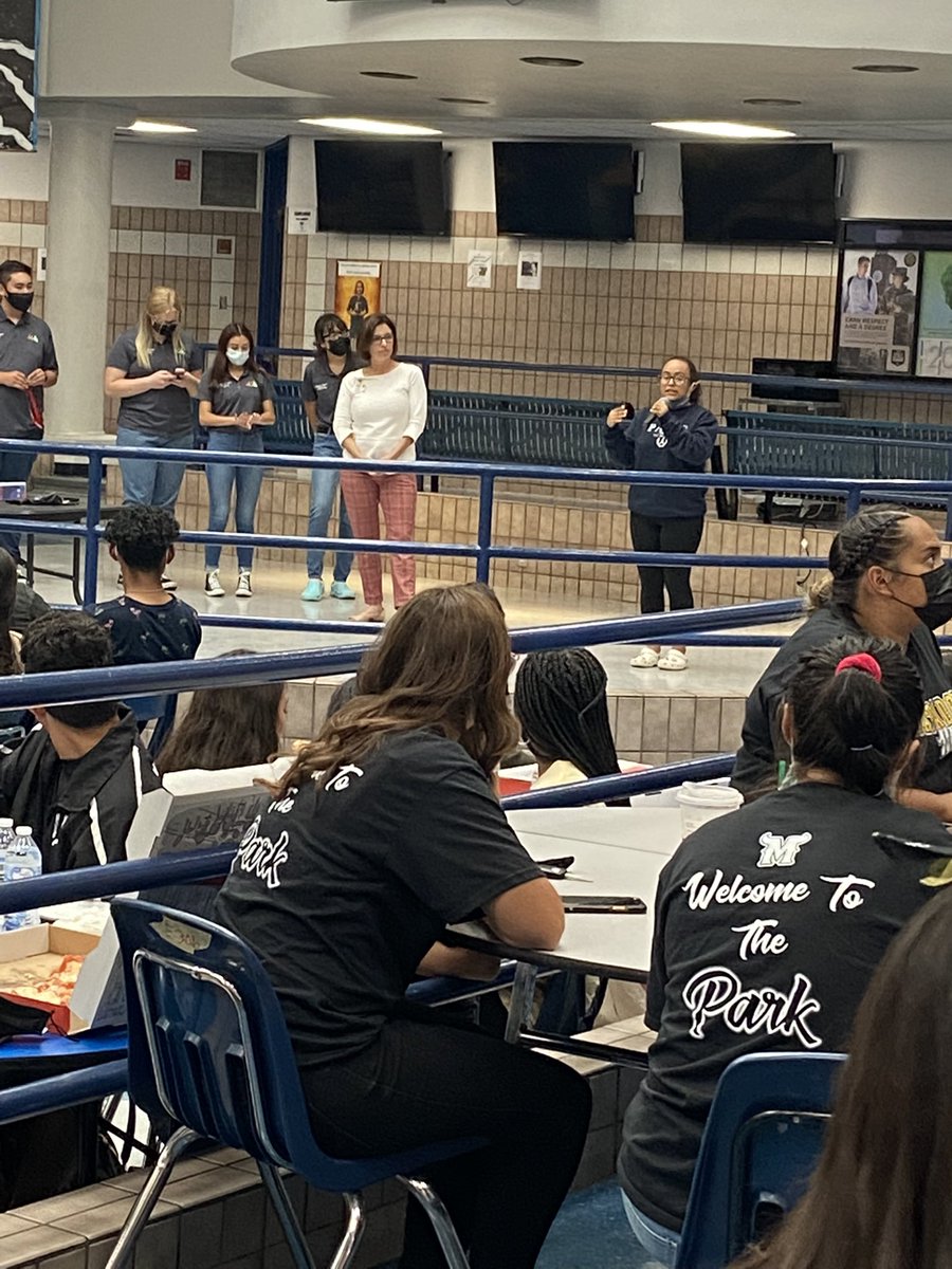 District9StuCo's tweet photo. @TASC_StuCo Vice President School Student Rep, Alondra Romero presenting at tonight’s LEADS meeting. #RoadMapToWellness @MontwoodHS @_MHSSTUCO https://t.co/WED8ANvpTW