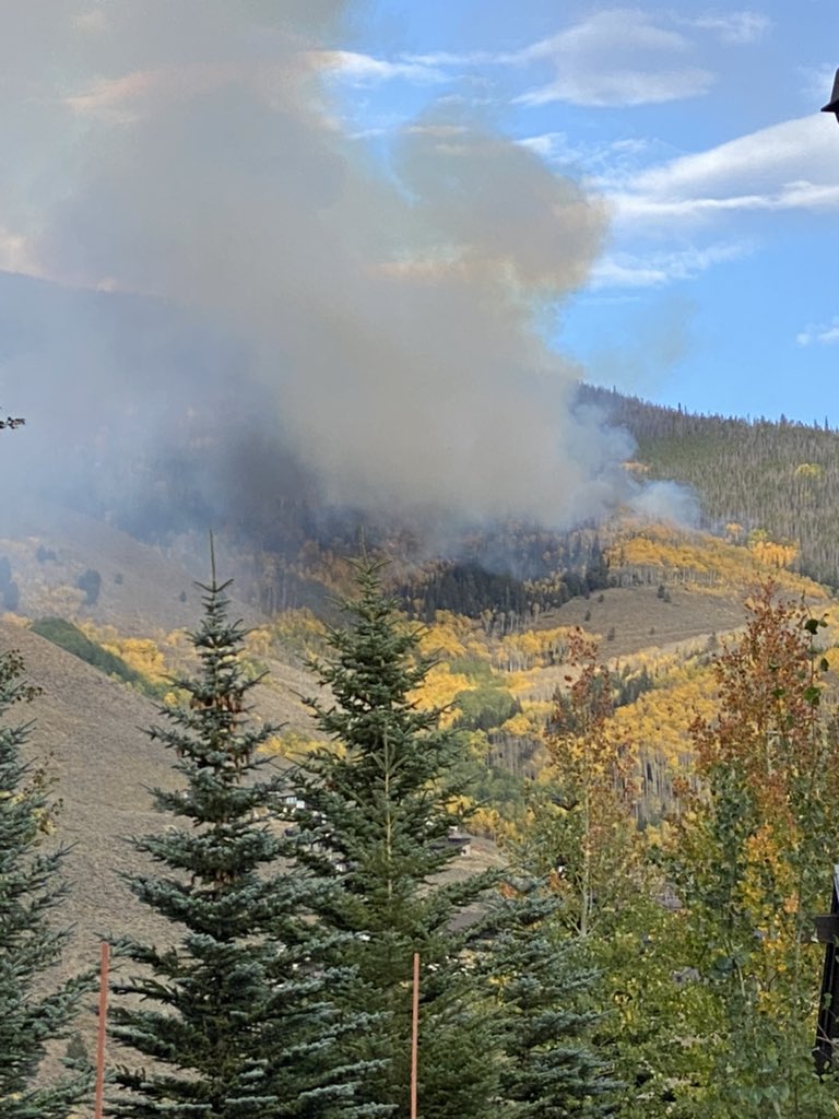 SeanGorman's tweet photo. Saw what I thought was an aggressive camp fire hiking Ptarmigan. Went to go check it out and was too big to smother. Sadly now looking significant. 911 said crews were in route. #ptarmiganfire https://t.co/K1XEEx51Mw