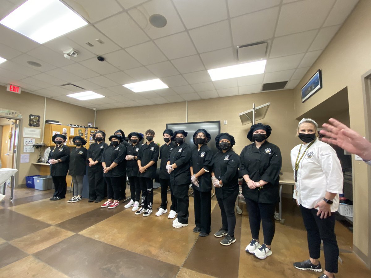 egmackey's tweet photo. What a treat … these talented culinary students from Fort Payne High School prepared an incredible lunch today and described the detailed techniques they have learned in this #cte program that they used while preparing the meal #careertech #weteachalabama #alabamaachieves https://t.co/4sfA5L0iSb