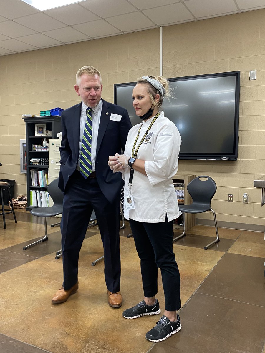 egmackey's tweet photo. What a treat … these talented culinary students from Fort Payne High School prepared an incredible lunch today and described the detailed techniques they have learned in this #cte program that they used while preparing the meal #careertech #weteachalabama #alabamaachieves https://t.co/4sfA5L0iSb