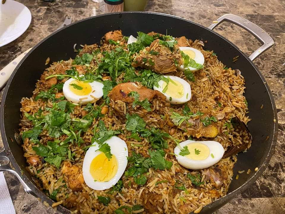 mrophiophagus's tweet photo. Ohoo Hijo banaayeko biryaani ta haalnai birseko ;) #AGCooks https://t.co/Emkbarsbv2