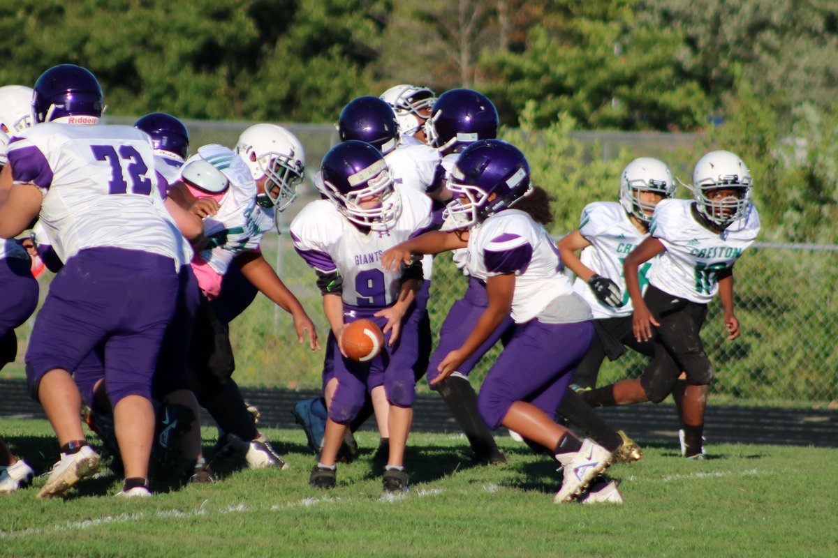 LHC_yearbook's tweet photo. 7th grade football https://t.co/Rl9neT28dF