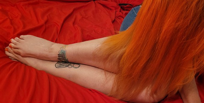 Phoenix rising!! Orange hair and nails. #RiseFromTheAshes #OrangeTheme #WhatsYourColor https://t.co/<a href="/tag/risefromtheashes"class="tags">#RiseFromTheAshes</a><a href="/tag/orangetheme"class="tags">#OrangeTheme</a><a href="/tag/whatsyourcolor"class="tags">#WhatsYourColor</a>