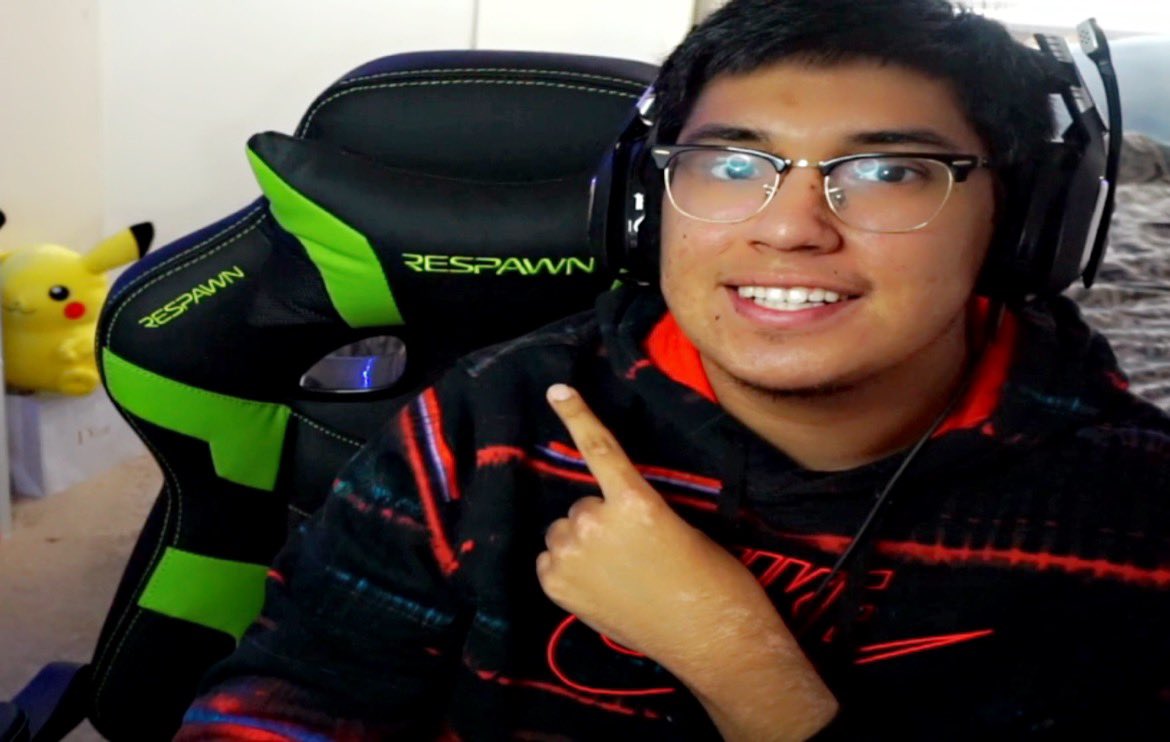 xHydrated's tweet photo. ‼️WE ARE LIVE‼️
CODE: Hydrated for a discount on everything @RESPAWNProducts 🪑
From beams to buckets you can do it all with a chair like this! Today it’s buckets🏀https://t.co/ET91KcBUk5🌊 https://t.co/4UX79yFmgO