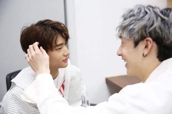 бан чан и хенджин. бан чан и минхо. бан чан из stray kids и хёнджин. Felix stray kids бан чан.