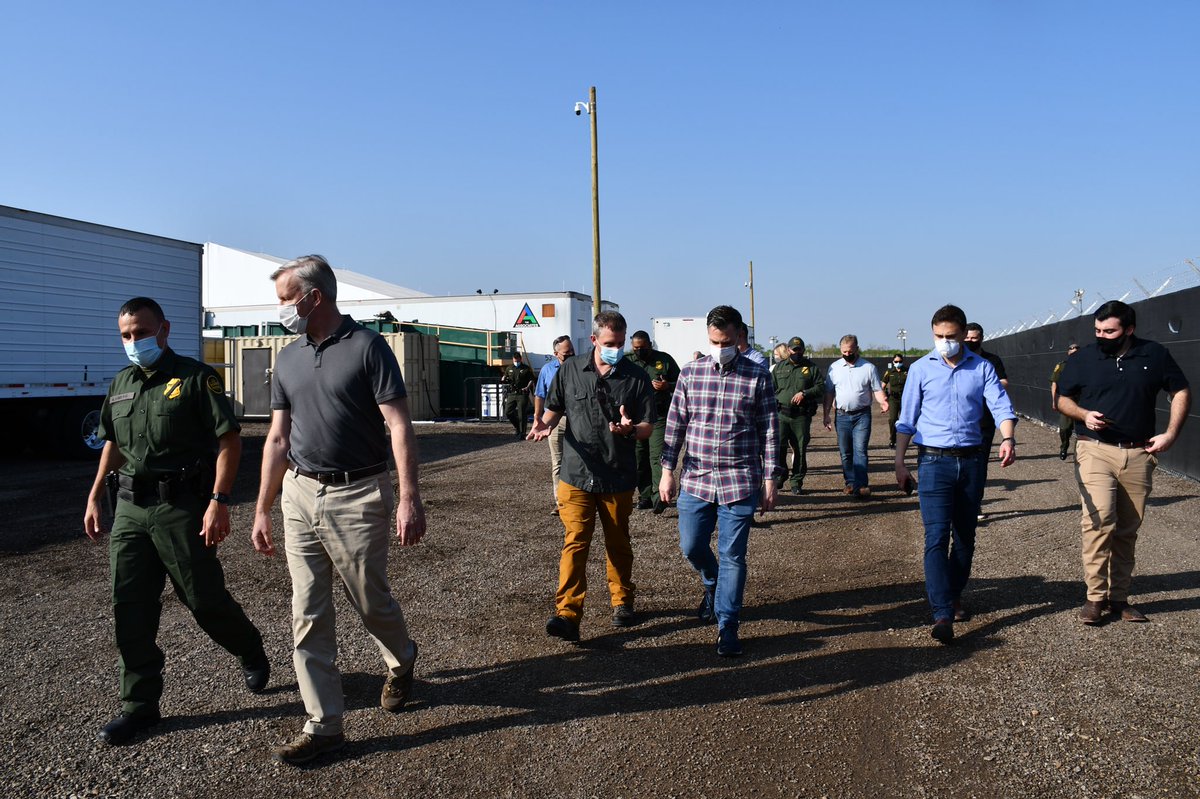 RepJacobs's tweet photo. I'm proud to stand with the brave men & women of our Border Patrol. I've seen firsthand the dangerous work & challenges theyโre confronted with.
ย
Instead of slandering them, the President should go see how theyโre forced to deal with the crisis he created. #standwithborderpatrol https://t.co/L1pNE3Flj2