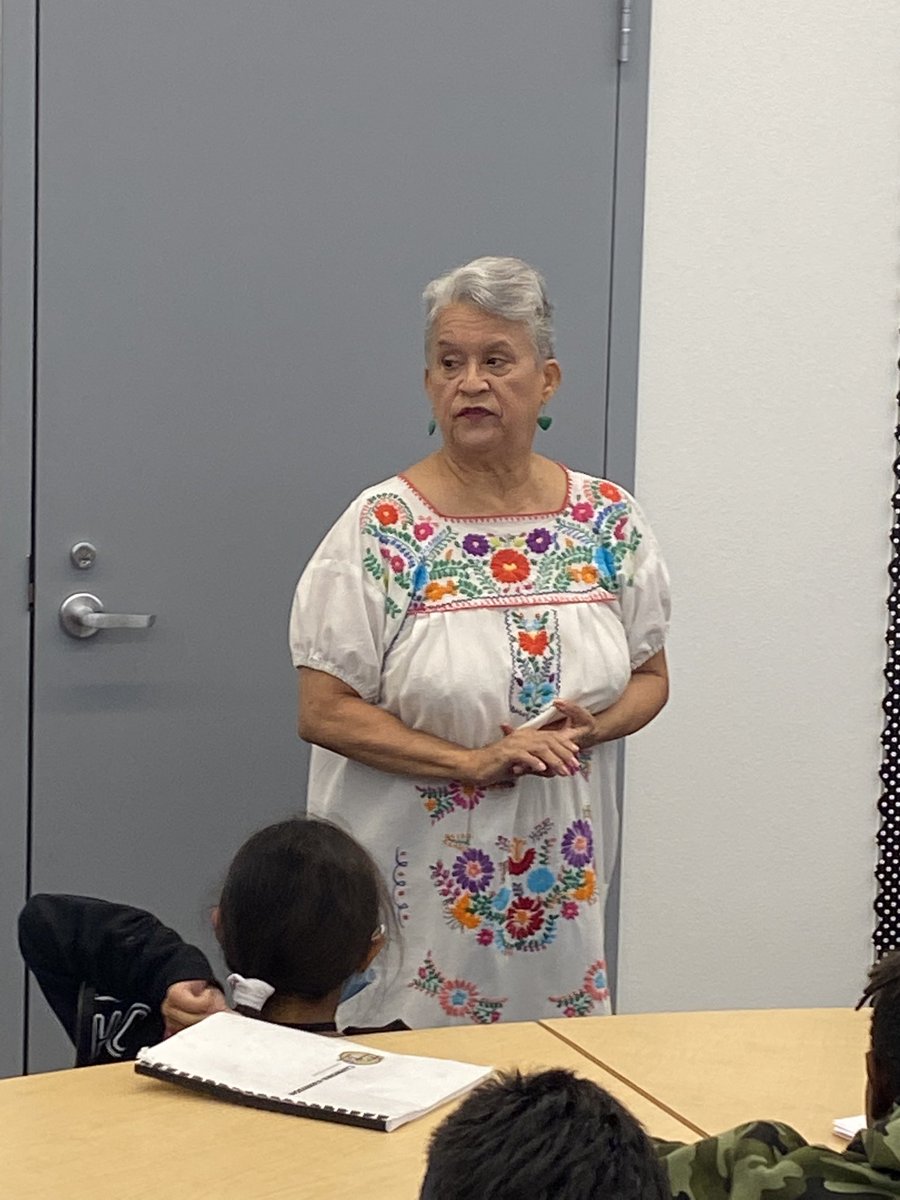 AchVaqueros's tweet photo. Our 4th and 5th graders had a special guest for College &amp; Career week! Thank you, Mrs. Anita Carmona-Harrison for your words of wisdom!! Our students enjoyed your visit! 💙💛 #VaqueroStrong #StrongGoals https://t.co/UemHlBtAEp