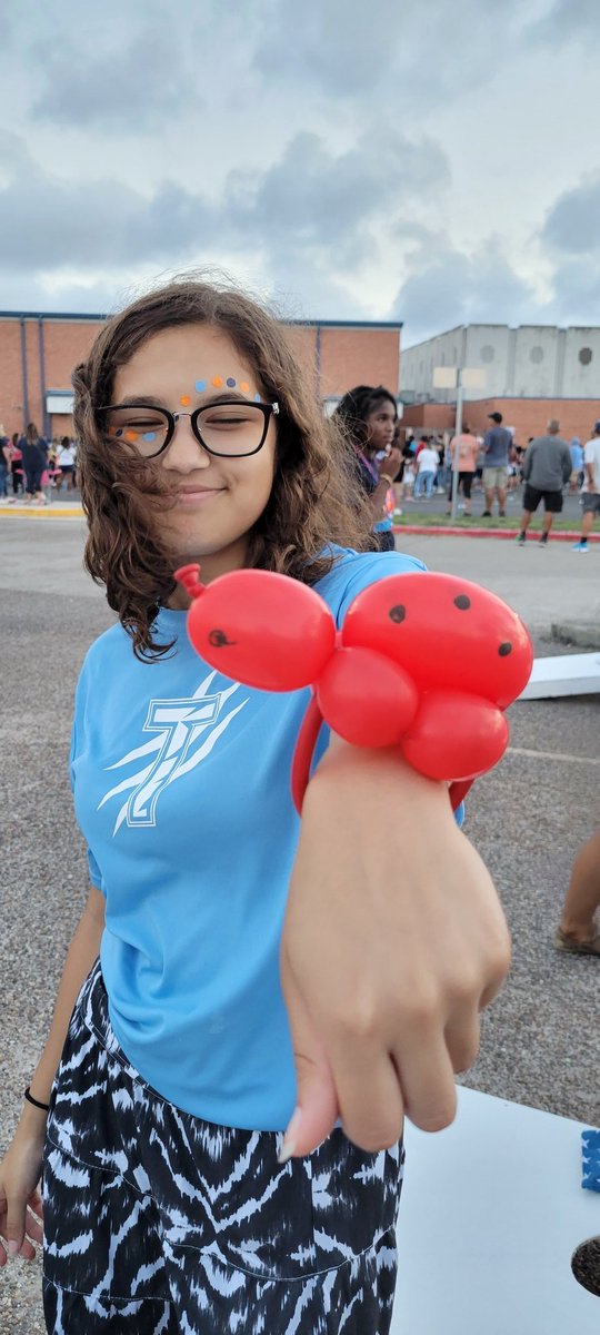 carroll_tennis's tweet photo. Swing by and check out Coach Lightsey making animal balloons at the Burning of the "C" ceremony! https://t.co/4Y8JWR6LAL