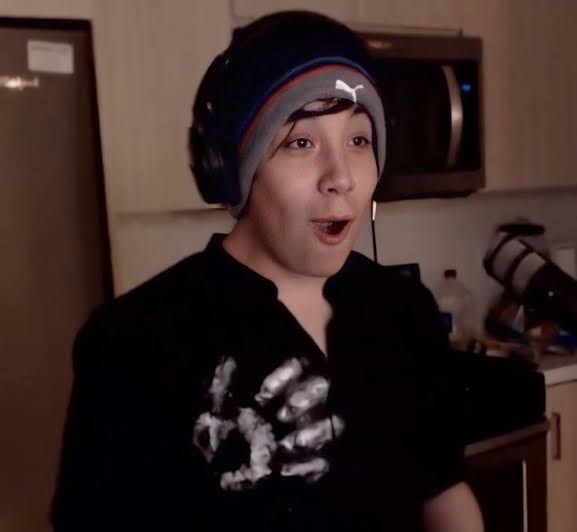 gotyourdiscs's tweet image. someone just said go white boy go .... HUH?
✧˚ · . #quacktwtselfieday
╰┈➤ rts are very hot