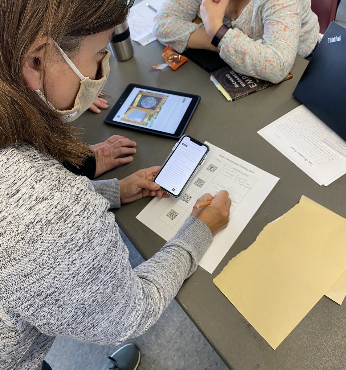 msdsue's tweet photo. Looking for different ways to share resources and ideas: today we explored QR codeβs and had teachers explore the websites shared! #proDday https://t.co/TmpUqZXaNF