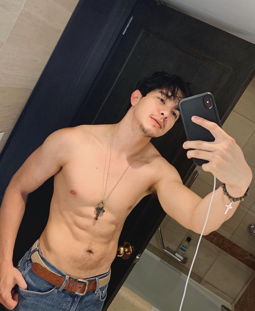 disis_rfj02's tweet photo. GoodMorning Paps @aldenrichards02 and A-Team!!💙

Breakfast na tayo....

#ALDENRichards • #TheWorldBetweenUs 

📸©️

Bago nyo sya           Ganito muna
Makitang ganito;      Sya; https://t.co/WABBa5PbDo