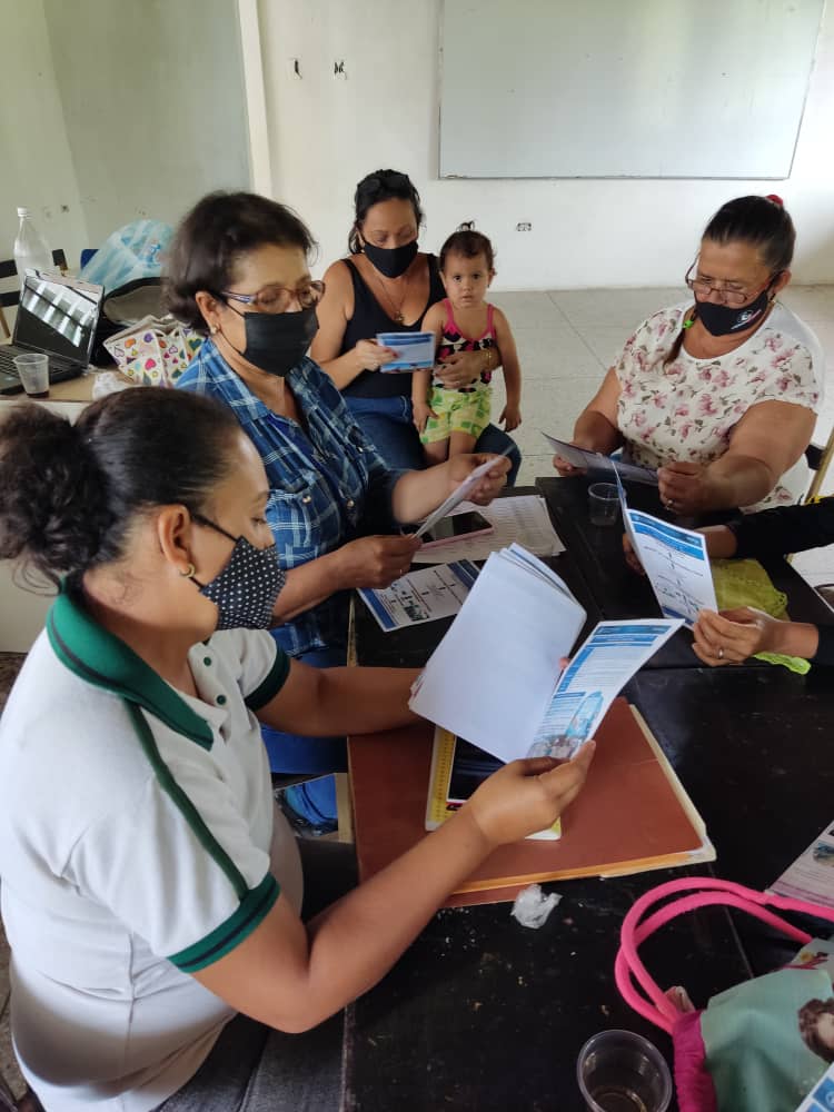 YoraptF's tweet photo. Técnic@s de campo del 
@Fondas_Ve  fungen como docentes, brindando apoyo a Conuqueras del Municipio Caracoles Parra y Olmedo del Estado Mérida gracias al trabajo articulado con 
@minmujer y  @FAO_Venezuela
 
@wcastroPSUV 
@MinAgriculturaV 
@pjae2017 https://t.co/1rqzsJdWoS