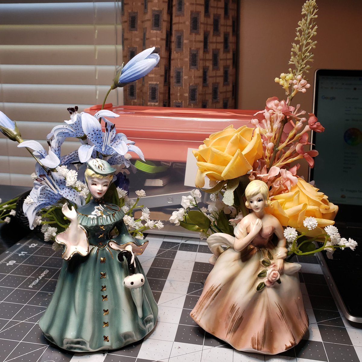 Skydark_64's tweet photo. 1950s Napcoware Lovely Ladies  #vintageplanters #napcoware #midcenturymodern #MCM https://t.co/eeedyegdt5