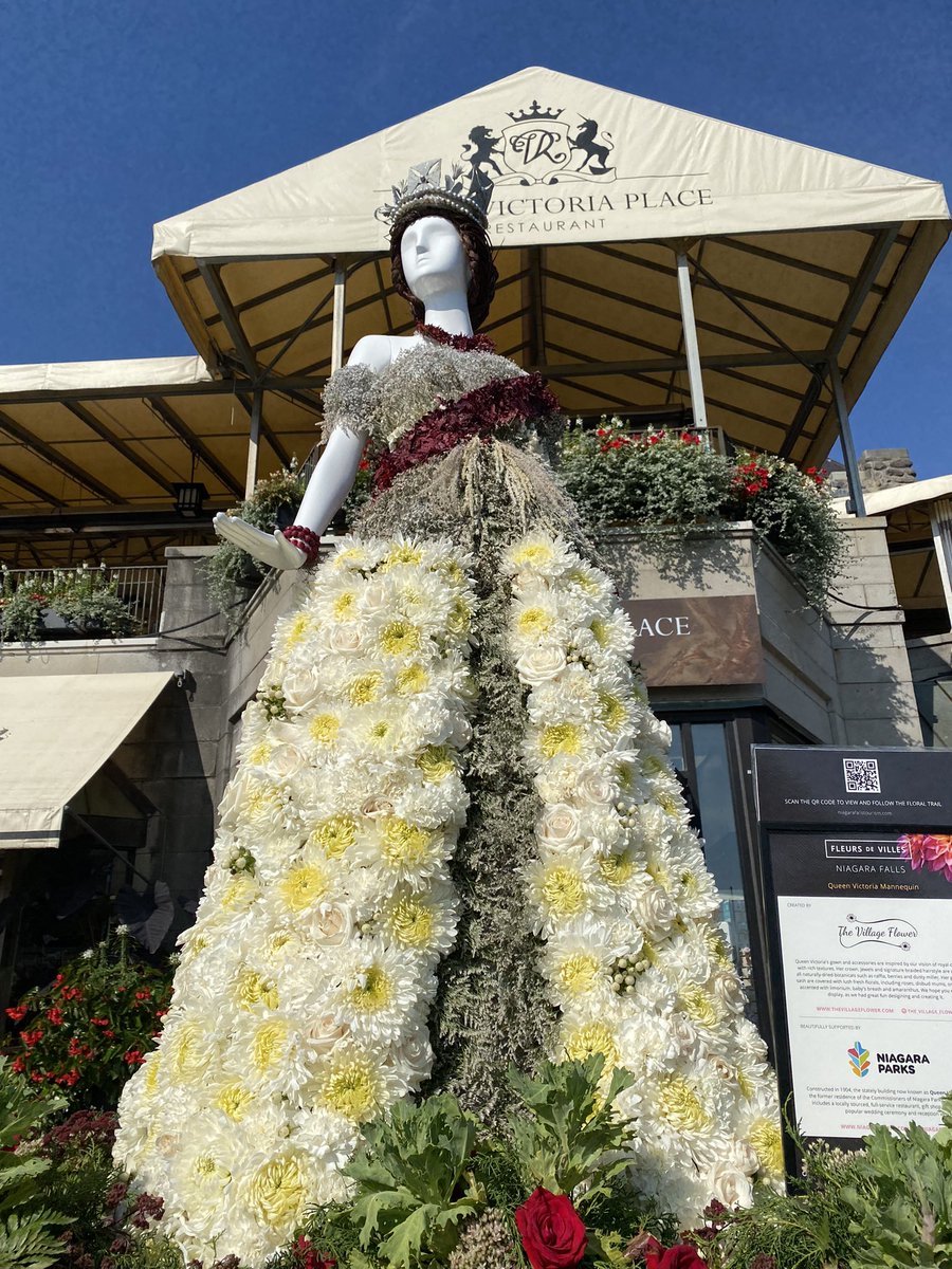 Elizabeth2887's tweet photo. Niagara Falls - FLEURS DE VILLES @NiagaraParks @TourismNiagara https://t.co/PsUXC2uPM5