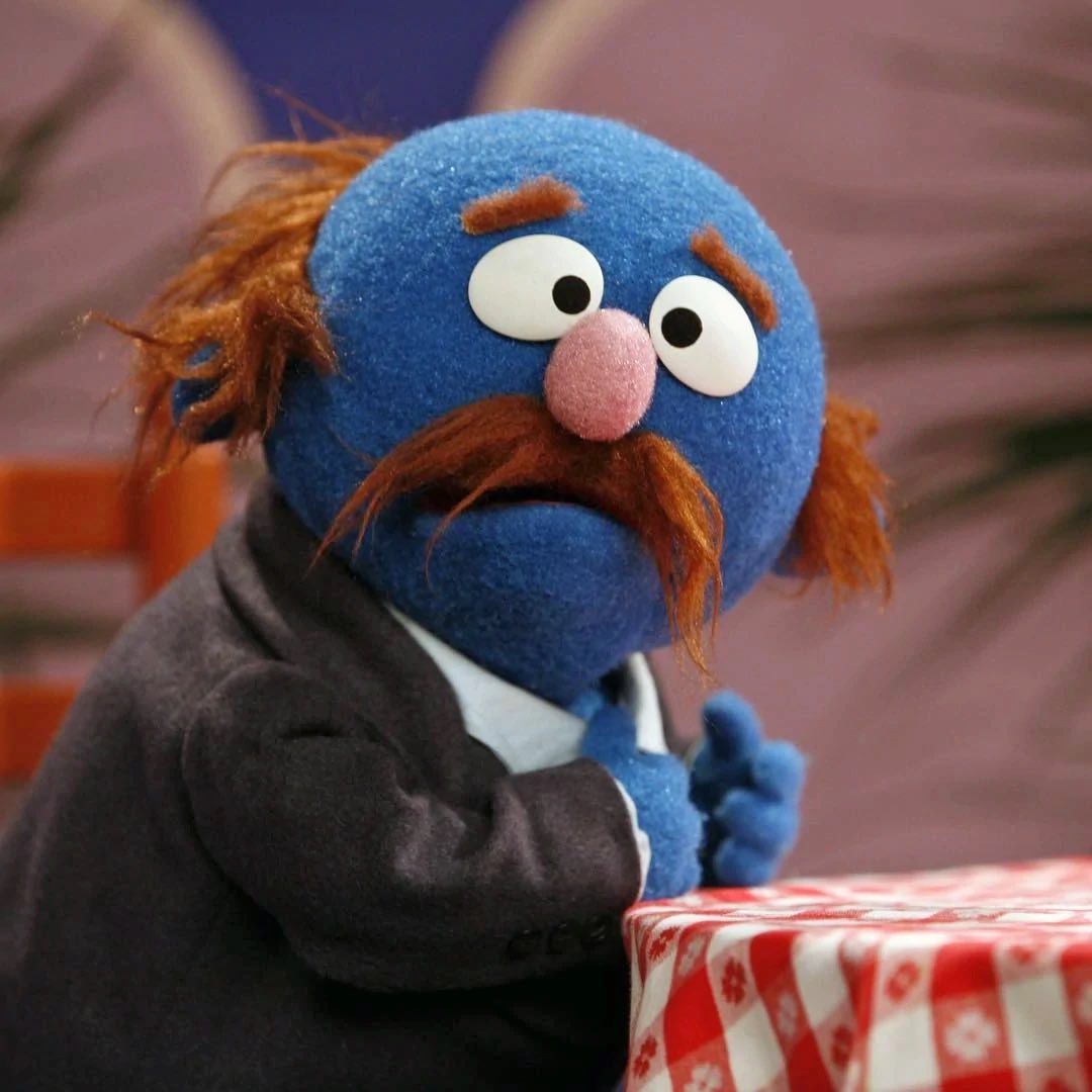 KrayzAlex92's tweet image. The older I get, the more I can relate to this guy and his frustrations with Grover

#MrJohnson #SesameStreet