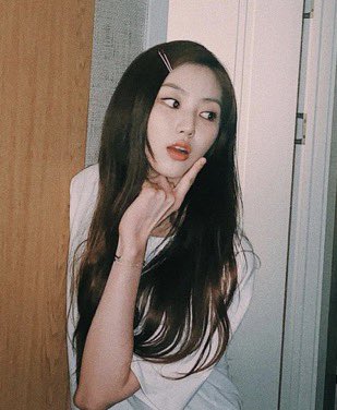 iFAIRYBINS's tweet photo. Hello, ladies and gentlemen 우리는 소개 말로 안해 look at me 🔥 https://t.co/qdsxv5PyTq