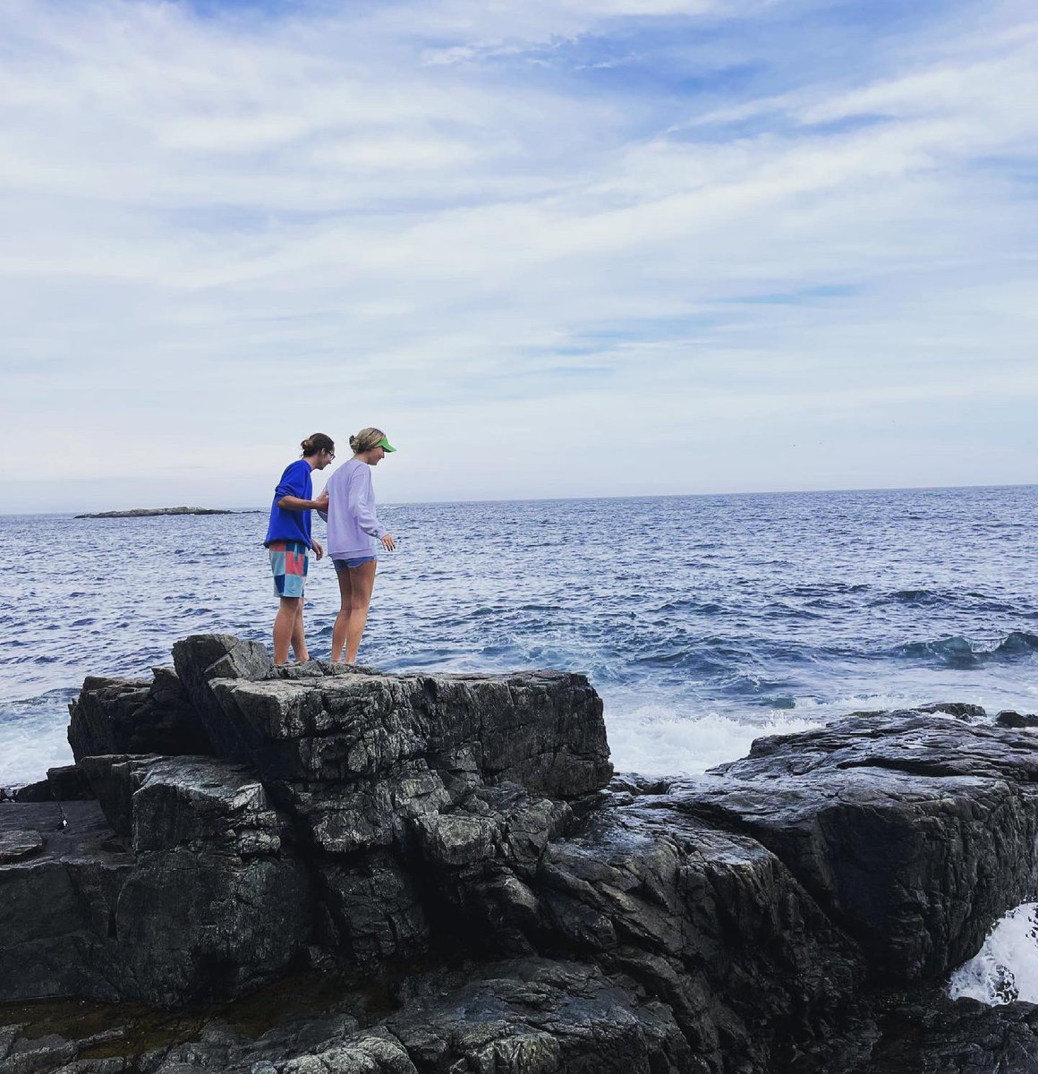EleanorAltman13's tweet photo. me and my love by the sea https://t.co/bVDGfKMP4G