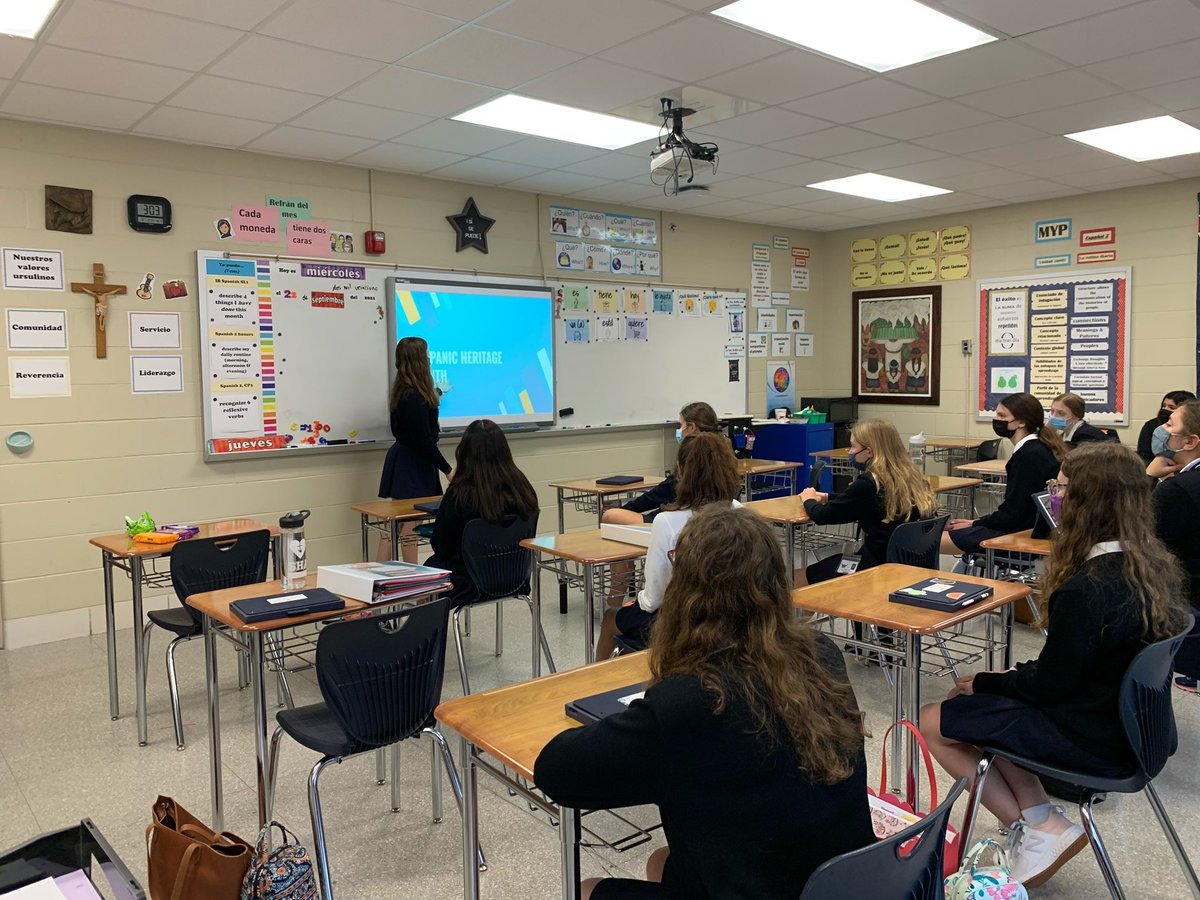 ShaClubs's tweet photo. Last Wednesday, Spanish club had their first meeting to celebrate Hispanic Heritage Month. 
Grace Guernsey, Spanish Club, president, presented on Hispanic Heritage month and then students formed teams to play related trivia.
The Kahoot winners chose delicious Halloween Peeps! https://t.co/bZ8XVnu6Fw