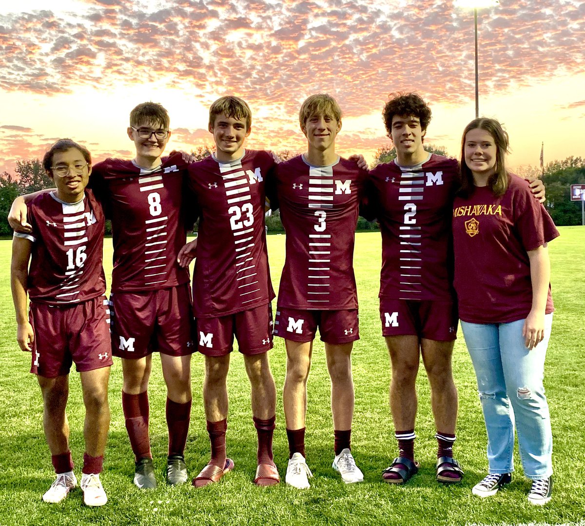 Mishawaka’s Seniors get a big win and a happy celebration!  #ThankYou <a href="/CavemenSoccer/">CavemenSoccer</a> <a href="/connor_george13/">Connor George</a> <a href="/SCMMHSCavemen/">Mishawaka HS</a> <a href="/SCMSchools/">SCM Schools</a> @SCM_Supt <a href="/ChrisBlaze2483/">Christopher Blaisdell</a>