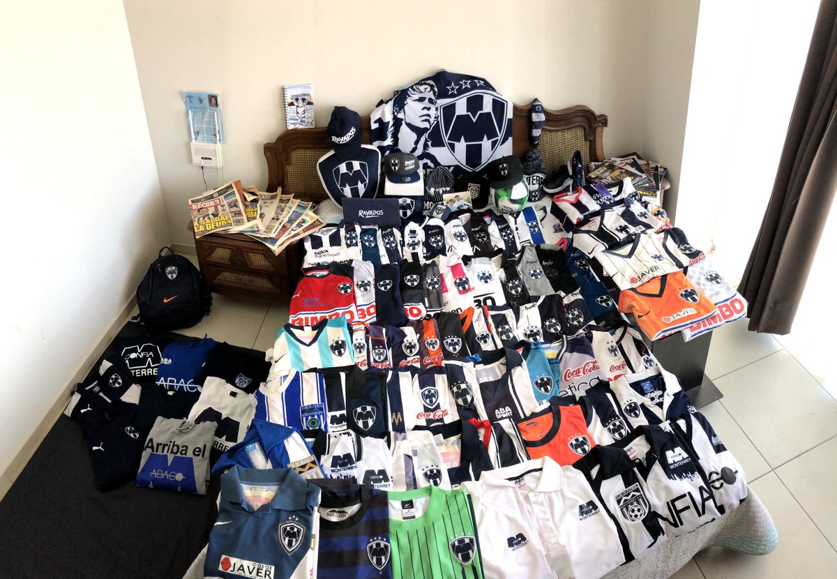 perlaherrera152's tweet photo. Les presento la colección de playeras  de mi hermano Armando Herrera, apasionado por el fútbol y rayado de Corazón, hace un año que alienta a su equipo desde el cielo 🕊💙 En la vida y en la cancha @Rayados @SomosRayados #soyrayado #Monterrey #EnLaVidayEnLaCancha #Rayados https://t.co/U8q9Du9wJz
