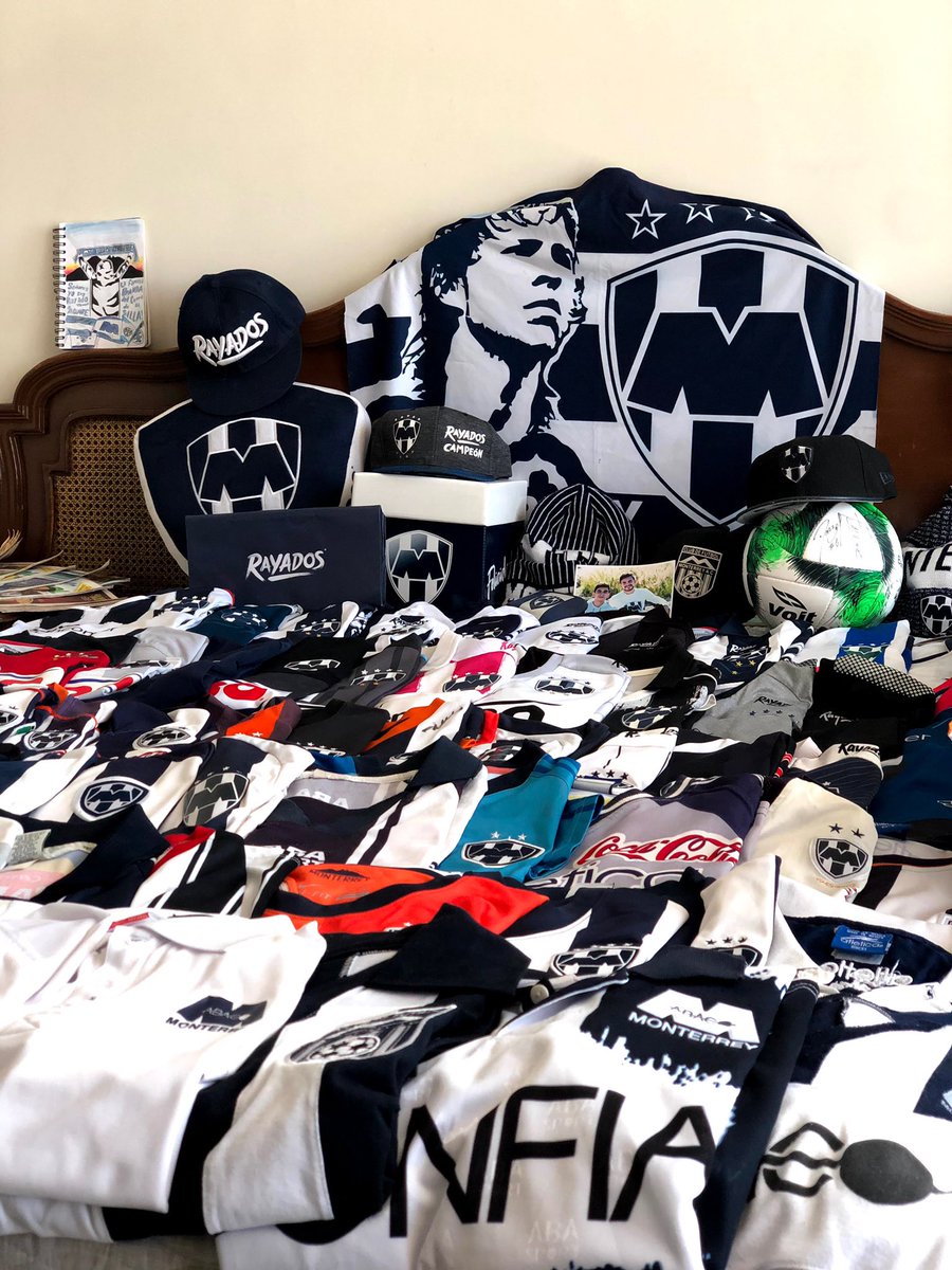 perlaherrera152's tweet photo. Les presento la colección de playeras  de mi hermano Armando Herrera, apasionado por el fútbol y rayado de Corazón, hace un año que alienta a su equipo desde el cielo 🕊💙 En la vida y en la cancha @Rayados @SomosRayados #soyrayado #Monterrey #EnLaVidayEnLaCancha #Rayados https://t.co/U8q9Du9wJz