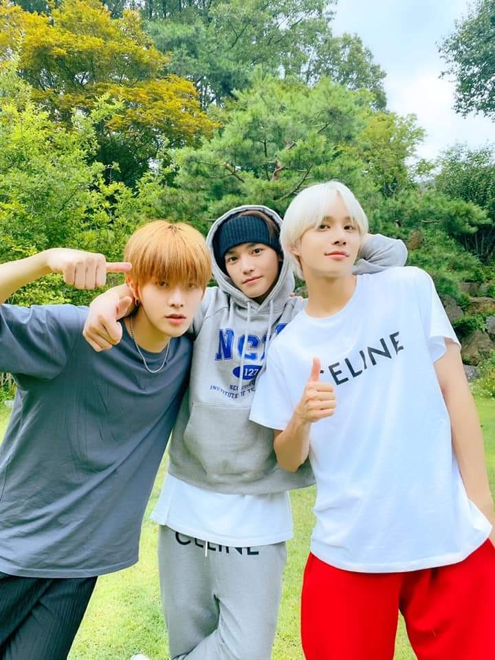 _98kjw's tweet photo. THE 3 CUTIEEE💚🥺 https://t.co/N8DdVBmsrB