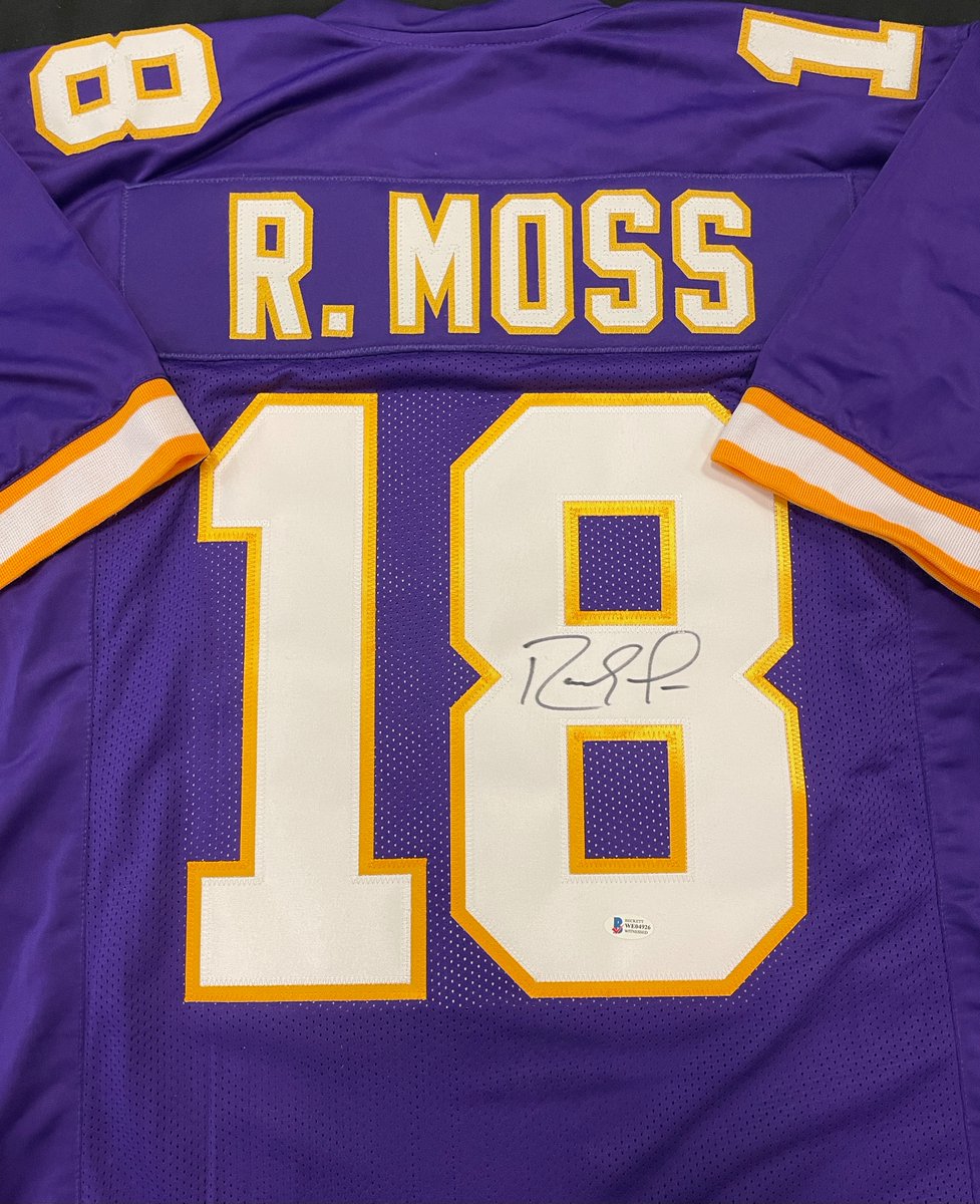 FanHQ's tweet photo. INK AUCTION! Bid on this Randy Moss signed jersey now over on our #InkAddicts Facebook page.
BID HERE👉https://t.co/1rQxgeL7Gt #SKOL https://t.co/0byZdD9HXZ