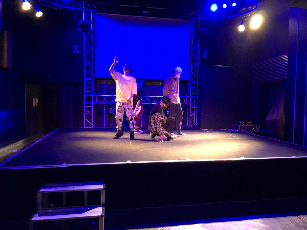 takumasaOLD's tweet photo. めっちゃ踊るし、こんな近くで見れるの最高じゃね？

当日券あるよ！！！

来るしかない！！ https://t.co/xsSRmZT6qj