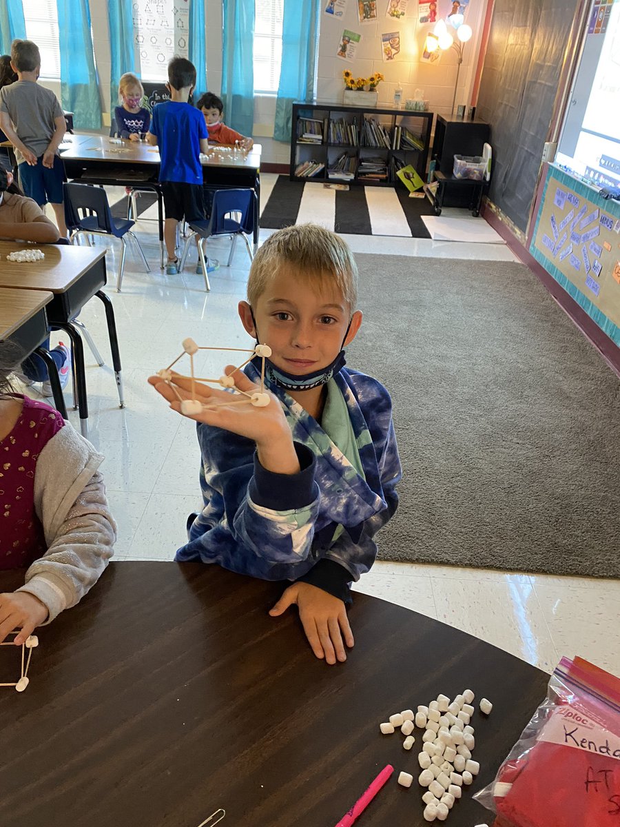 mrskcaley_nisd's tweet photo. My kids loved composing 3D shapes with marshmallows as we listened to the polygon rap. #teacherbucketlist #CarsonElementary #NISD2021 https://t.co/OcPT7mLh3e