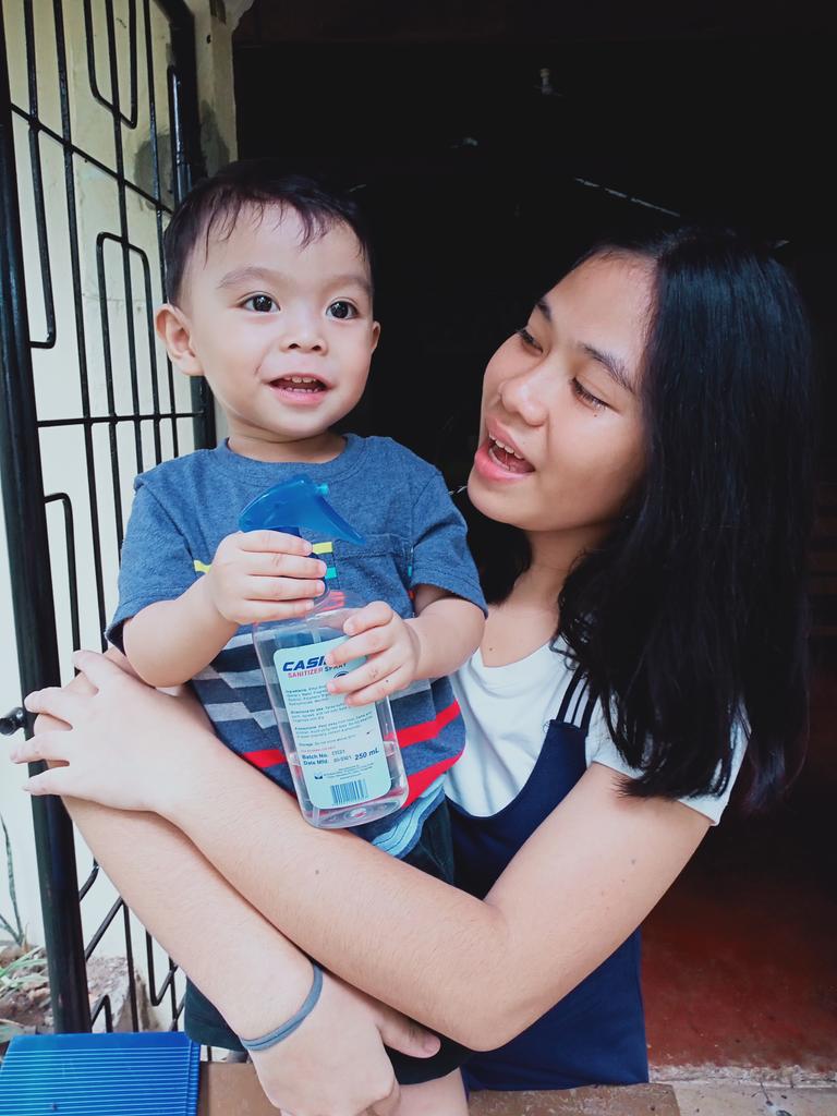 minimemeVios's tweet photo. How cute we are😅 https://t.co/D3shuFjBbu