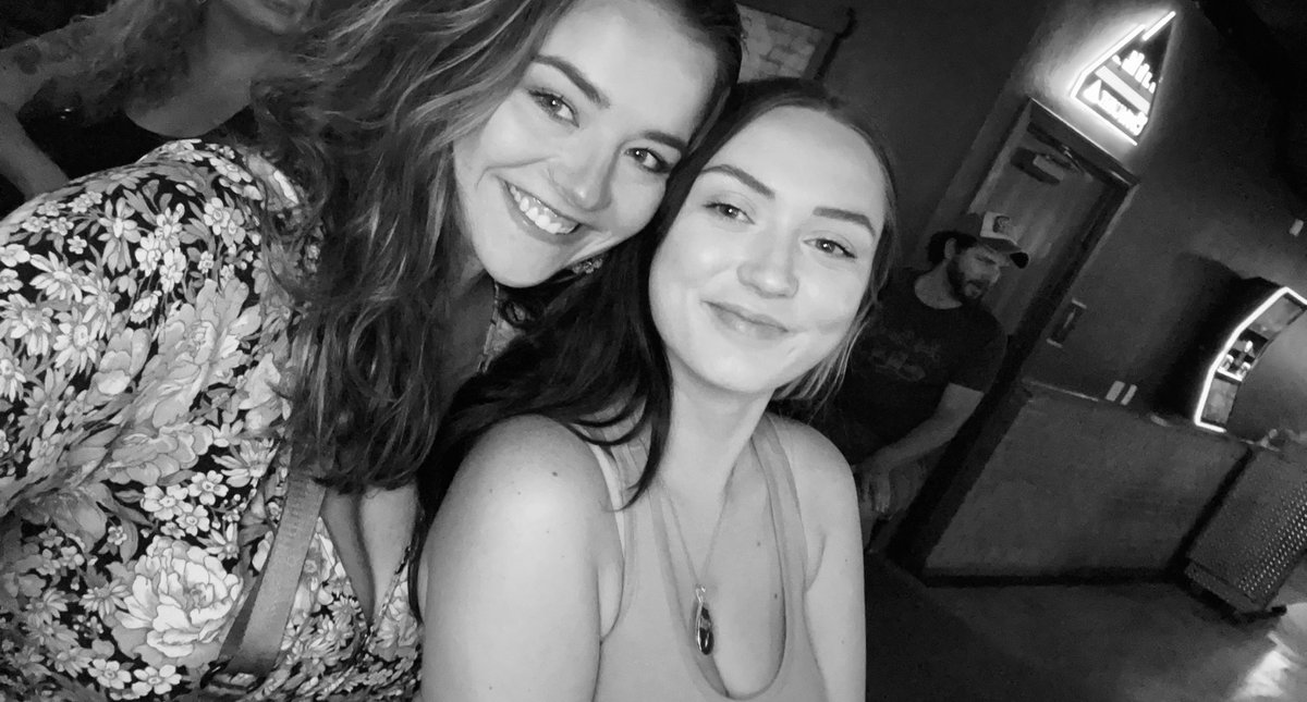 hatton_elle's tweet photo. my whole bestie https://t.co/9rRbWn8vwK