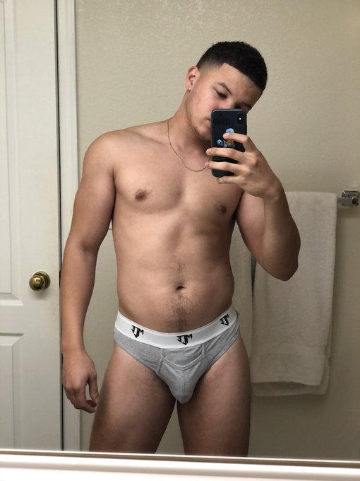 Watch Jarred Z's leaked NSFW photo on TwXstars