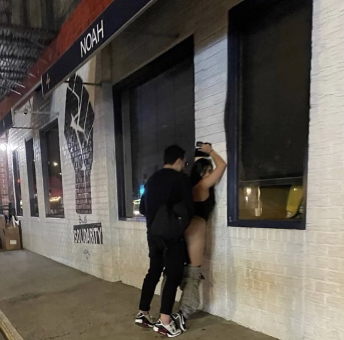 Under the Noah awning, love was found.