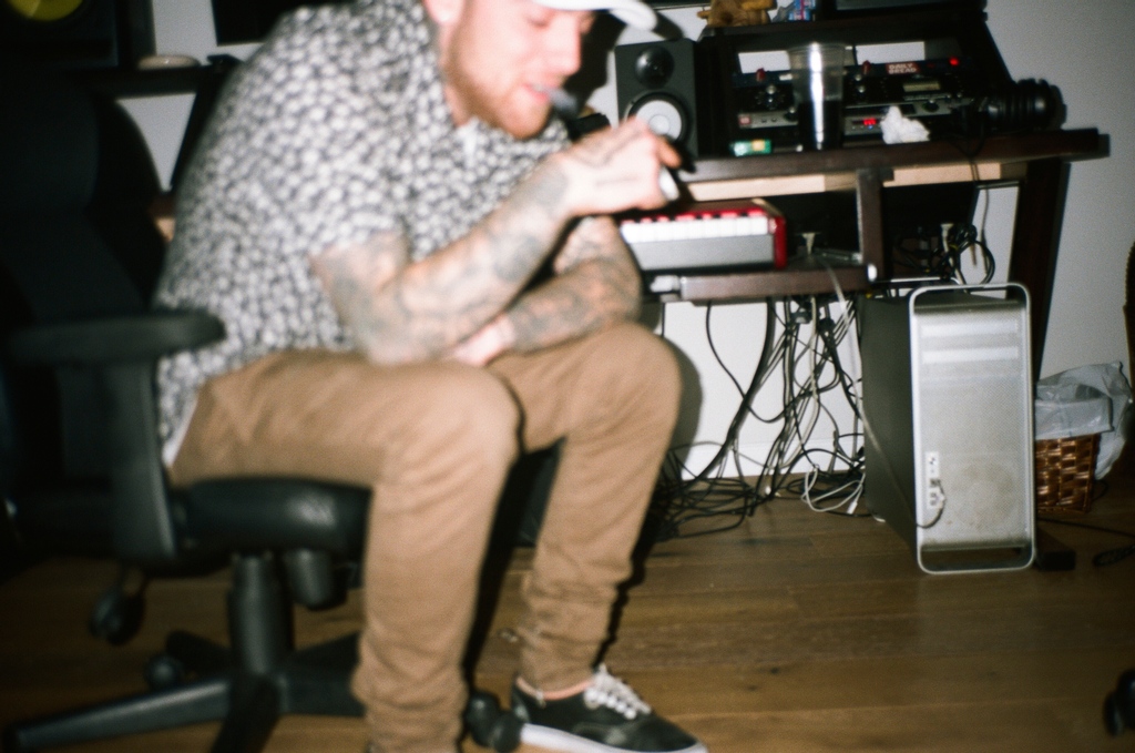 PigsAndPlans's tweet photo. blurry outtakes from our 2016 Mac Miller interview and photoshoot #MacMillerMonday 

📸 Jules Muir https://t.co/rQn8smoQ5u