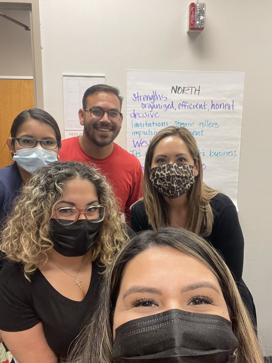 karen_pena_'s tweet photo. just hanging with my fellow “north”ers tonight!
The compass activity is a great way to find out the type of leaders you hold in your PLC, PLT or GLT! #compassactivity #principalsintraining #uhelps @UH_ELPS https://t.co/TQCzgou9HV