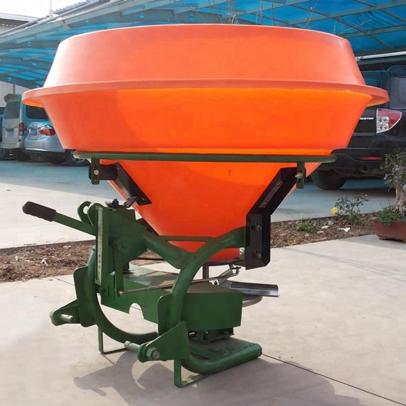 Jw787Com's tweet photo. This fertilizer spreader is a spreading device for high-quality, large-area, efficient seeding and fertilizing operations. It can be used to sow grass seeds, wheat, fertilizers, etc. 
https://t.co/QxQICc7yCL https://t.co/0rsmQLVo9U