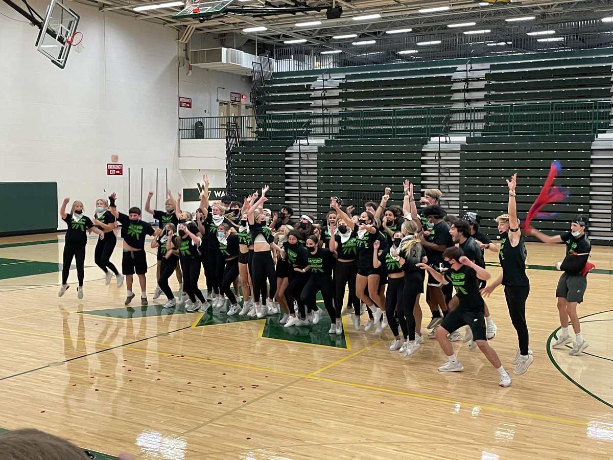 2022crew1's tweet photo. 2021 FIRST PLACE &amp; MOST ENTERTAINING 🏆💚 THANK YOU! https://t.co/tHFAPpSMWW