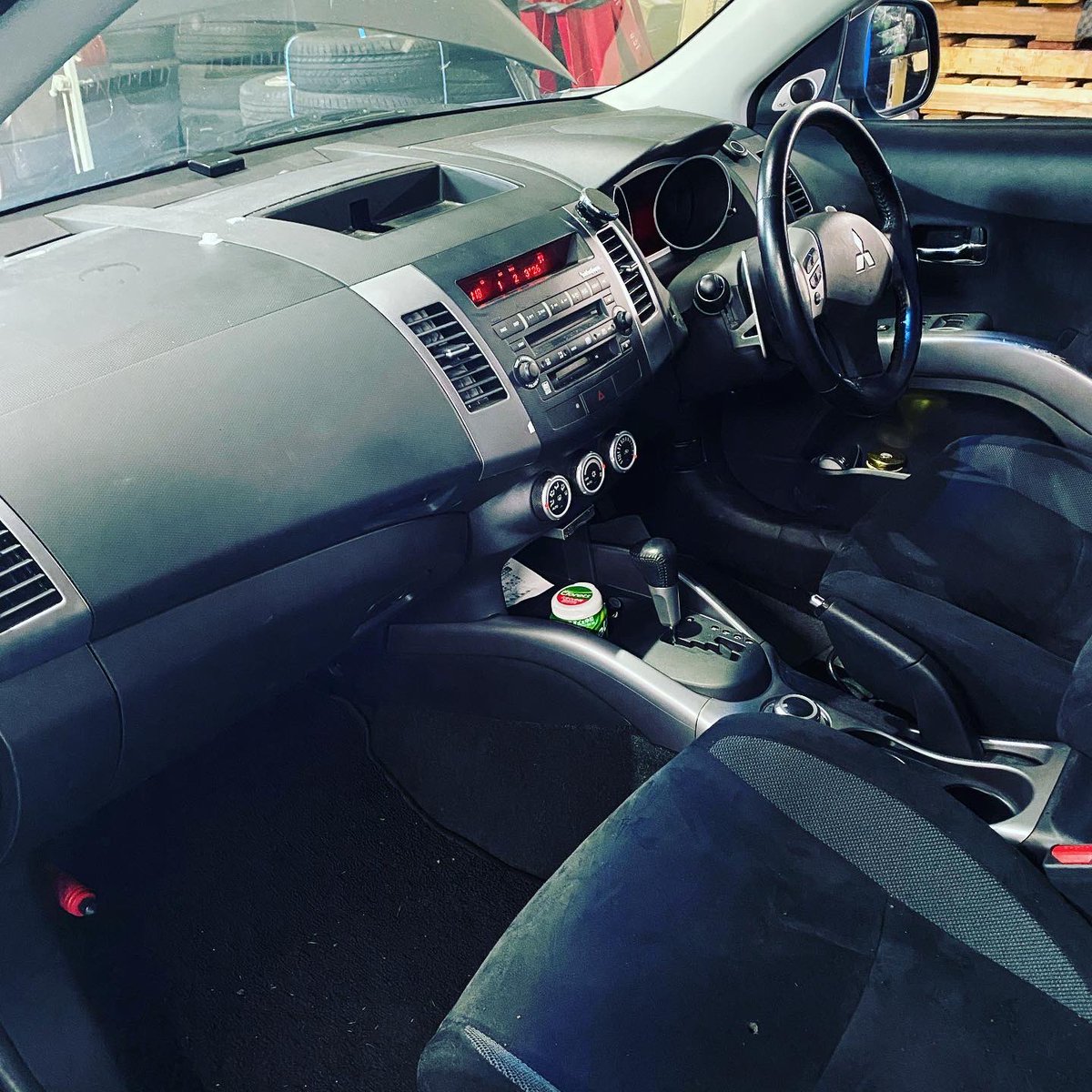 C_SPACE_U_POHS's tweet photo. 松村です🔧
ミツビシアウトランダー🚗
エアコン不良です。
エバポレーターからのガス漏れ･･
ひたすらばらすしか😭
とにかく時間が掛かります💦
もう少し作業しやすい造りなら嬉しいのですがw
#柏原市
#八尾市
#藤井寺市
#富田林市
#和泉市
#中古車
#レンタカー
#ユーポス
#ミツビシ
#アウトランダー https://t.co/ZqmDAGSk9S