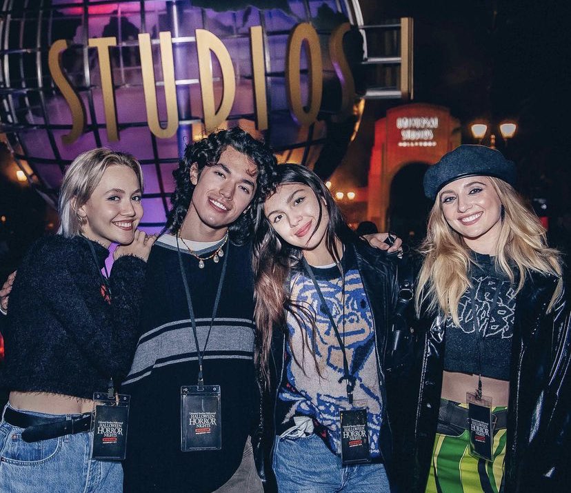 DailyRodrigo's tweet photo. 📸 | Olivia at Hollywood Horror Nights with Iris Apatow, Conan Gray and Lexie Jayy! 

via @/justjaredjr on Instagram. https://t.co/ftoKNcB8ba