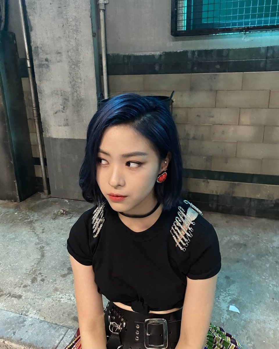 urlocalitzy's tweet photo. Los rumores son ciertos, estuve secuestrada por una escorpiana desde que empezó la era de Wannabe hasta el sol de hoy y lo único que me ha mantenido con vida es escuchar #𝗧𝗘𝗔𝗠STAR1117 y ser parte de la #𝗔𝗥𝗧𝗘𝗘𝗡𝗭STREAMPARTY. Gracias por salvar vidas. 🐈‍⬛

#𝐊𝐈𝐍 ⋆ https://t.co/SEGfT3mlly