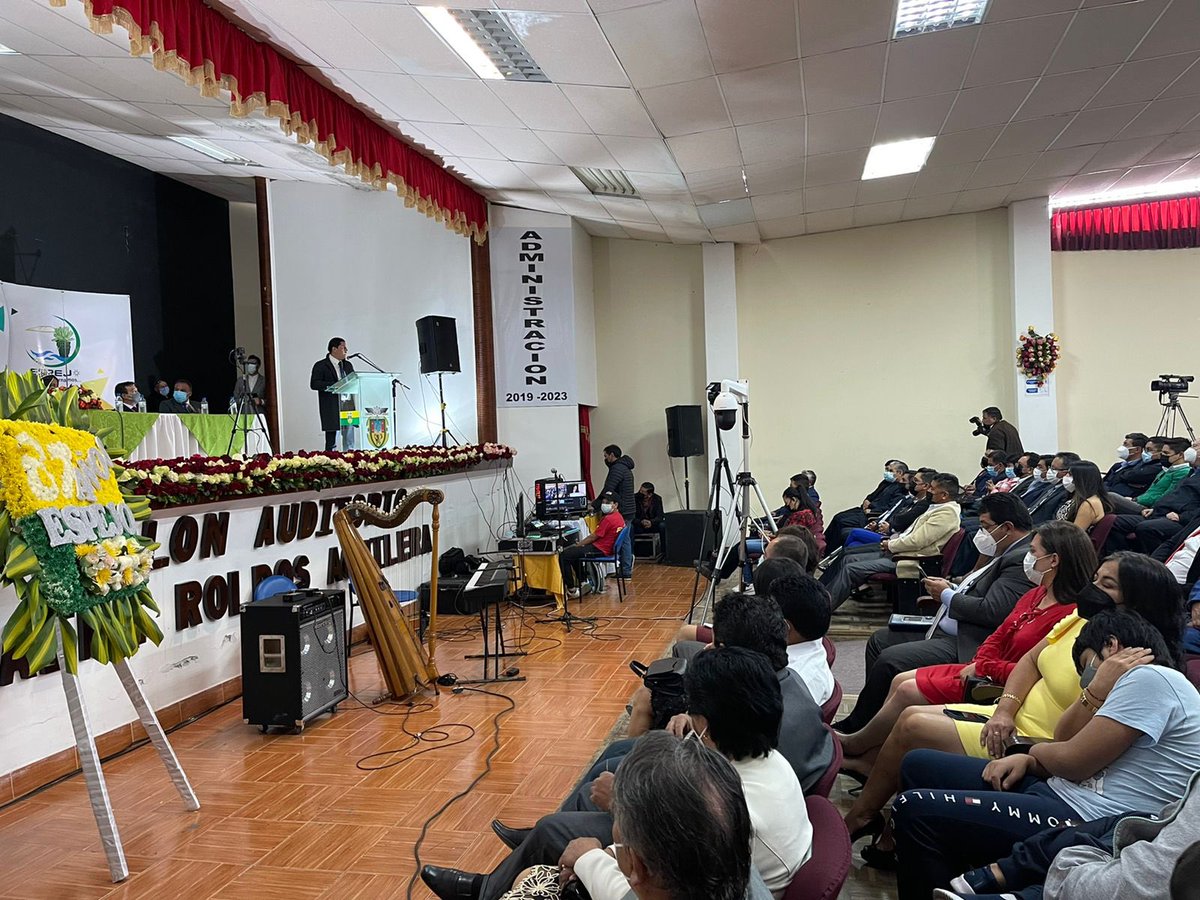 JuanPHidalgoC's tweet photo. 📍Espejo-Carchi

✅ Presentes en la sesión solemne del cantón Espejo por sus 87 años de cantonización junto con el Ministro de @MIDUVI_EC y autoridades de la provincia:Asambleísta,Gobernador, Viceprefecta y Alcaldes. 

Estamos uniendo esfuerzos por el bienestar de los ciudadanos. https://t.co/8h8cWn1LlM