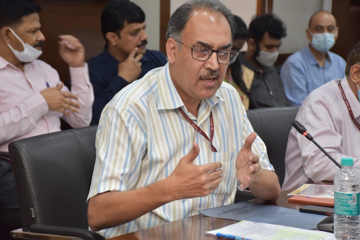 AgriGoI's tweet photo. In the chairmanship of Shri @nstomar, Hon’ble Minister of Agriculture &amp; Farmers Welfare, inaugural ceremony of launch of AMUL Honey under National Beekeeping and Honey Mission has been started.
#NBHM https://t.co/2xqiM0X9MH