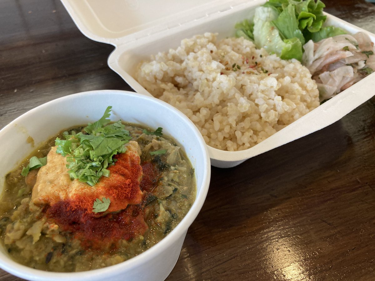 miki_mizunama's tweet photo. 逗子「#AIDKITCHEN 」
お野菜中心のデリやお弁当が楽しめるお店🥕🥒🍅
もったいない野菜をフル活用し、フードロス削減に注力されています!
タッパーサービスも🌿
郡山さんありがとうございました😌✨
明日も #セーブアンドイート なお店をご紹介!🌏🌱✨
#fmyokohama #とれせん https://t.co/Tnhvu5EzE8