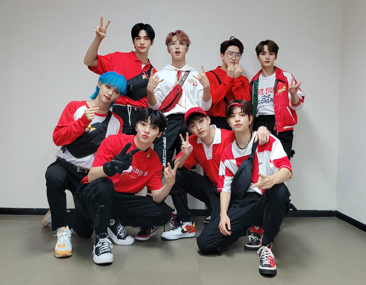 hyiujin's tweet photo. After a month full of promotions with Thunderous and Domino, NOEASY era has finally come to an end. thank you to Stay who has always give us a lot of support and love until the end of promotions. it was short but don't be sad, we drop these pics to ease your sadness away! https://t.co/w4RST6gSaq