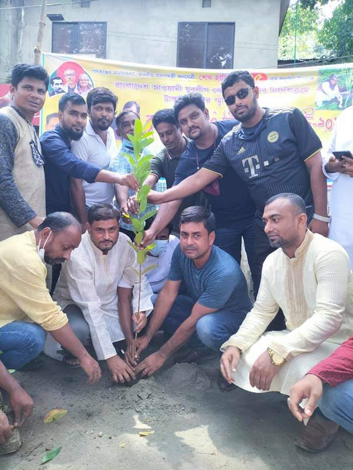 ebrahimkhalil87's tweet photo. মাননীয় প্রধানমন্ত্রী রাষ্ট্রনায়ক জননেত্রী শেখ হাসিনার ৭৫ তম জন্মদিন উপলক্ষে টাংগাইল জেলা আওয়ামী যুবলীগের সভাপতি Razaur Rahman Chanchal ভাই এবং সাধারণ সম্পাদক Fh Manik ভাইয়ের নেতৃত্বে #টাংগাইল_জেলা_আওয়ামী_যুবলীগের বৃক্ষ রোপন ও বিতরণ কর্মসূচি।
@parash_sheikh 
@nikhiljlbd https://t.co/eP217pGrow