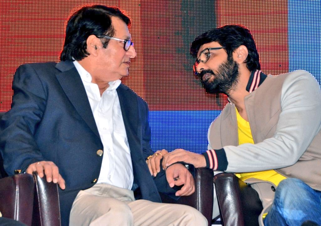 pfcprosenjit's tweet photo. পরম পূজনীয় #রঞ্জিত_মল্লিক স্যার , আজ আপনার #শুভ_জন্মদিনে ঈশ্বরের কাছে আপনার দীর্ঘায়ু কামনা করে নত মস্তকে আপনাকে জানাই আমাদের অন্তর থেকে একগুচ্ছ ভালোবাসা ও প্রনাম ।

@pfcprosenjit 
@prosenjitbumba https://t.co/3R3Y4Rl6Ej