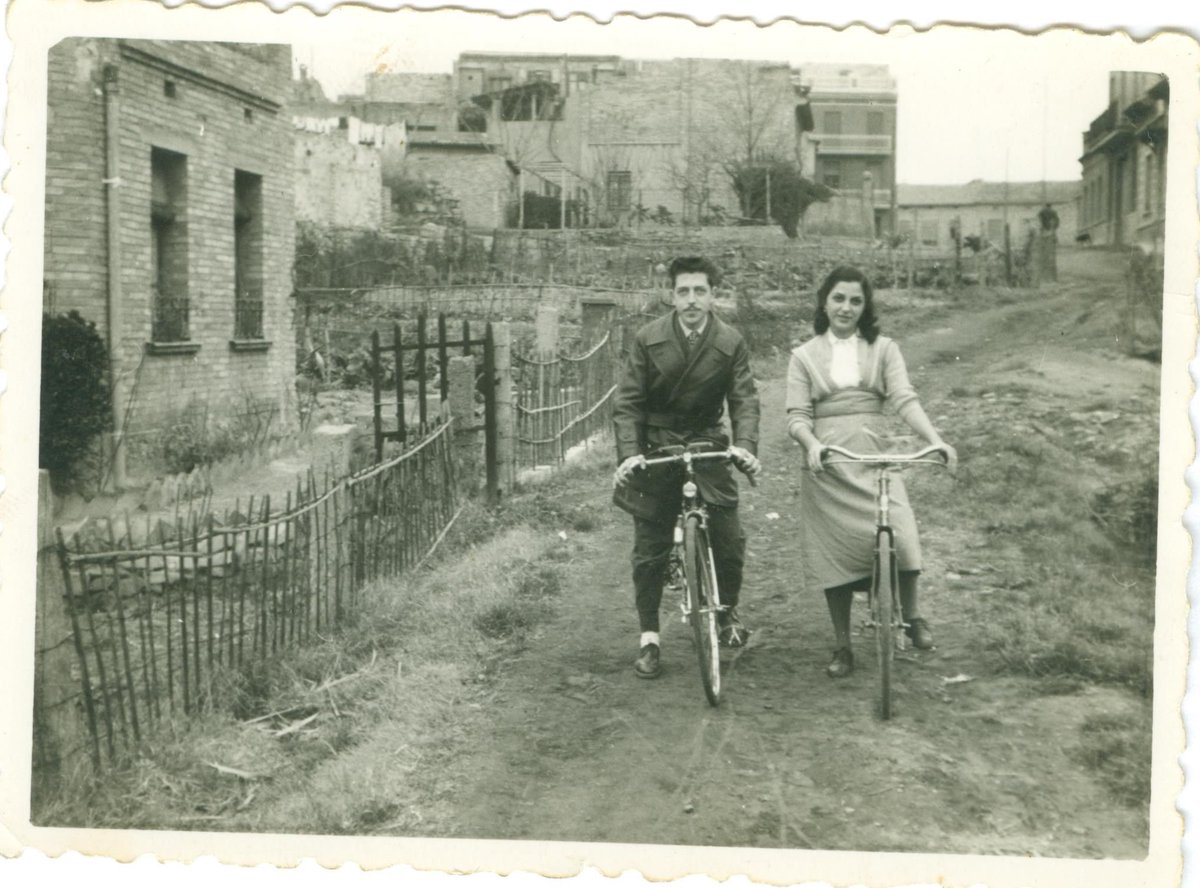 bmanresaab's tweet photo. Continuem recordant com era el barri Ctra. de Santpedor 😍
📷 Carrer Balmes amb Jaume i Paquita Busquets Lladó (1942)
📷Carrer Balmes amb Zoilo Playà i Pepeta Ferrer (1942)
#favm #placomunitari #històriadelbarri #memòriahistòrica #manresa #bibliotequesxbm #bibliotequescat https://t.co/8G1BsyJGuf