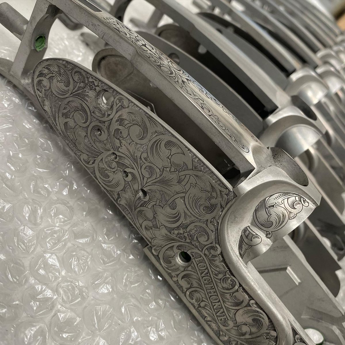 We proof all our guns for high performance steel, resulting in the fleur de lys symbol stamped onto the barrels.

Learn more about the creation of a Longthorne gun &gt; bit.ly/3xSGBG1