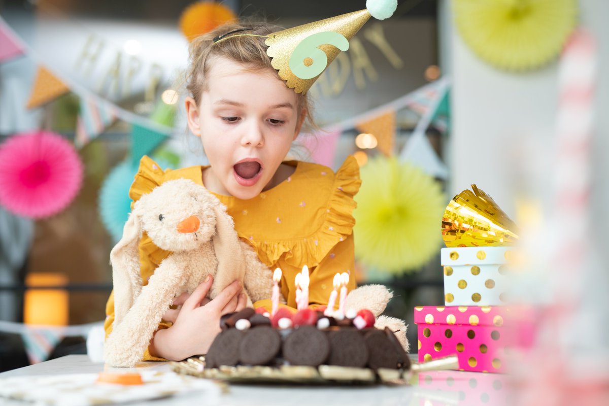 Gezocht: nog meer taartenbakkers en/of taartensponsoren! Voor verkoop tijdens rustpauze bij ons Huis van Tilburgse fiets4daagse.

Meer info: facebook.com/ronaldmcdonald…

#vrijwilligergezocht #heeltilburgbakt #heelhollandbakt  #bakkersgezocht #sponsoreentaart  #KeepingFamiliesClose