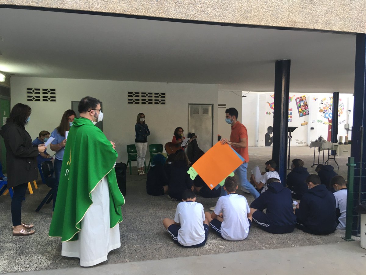 santaanalliria's tweet image. Celebración inicio de curso de los alumnos de 3ESO y 4ESO. Iniciamos un nuevo año lleno de ilusiones y retos.